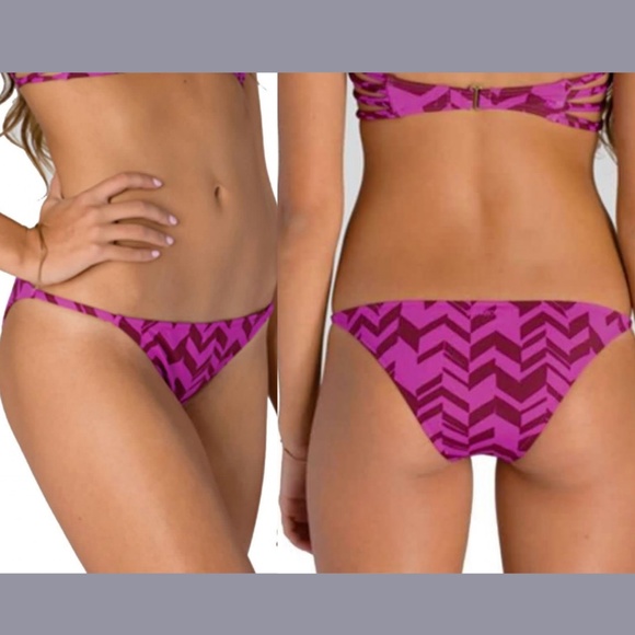 NEW Billabong [ Medium ] Blushing Babe Biarritz Bikini‎ Bottom in Fuchsia - Picture 1 of 11